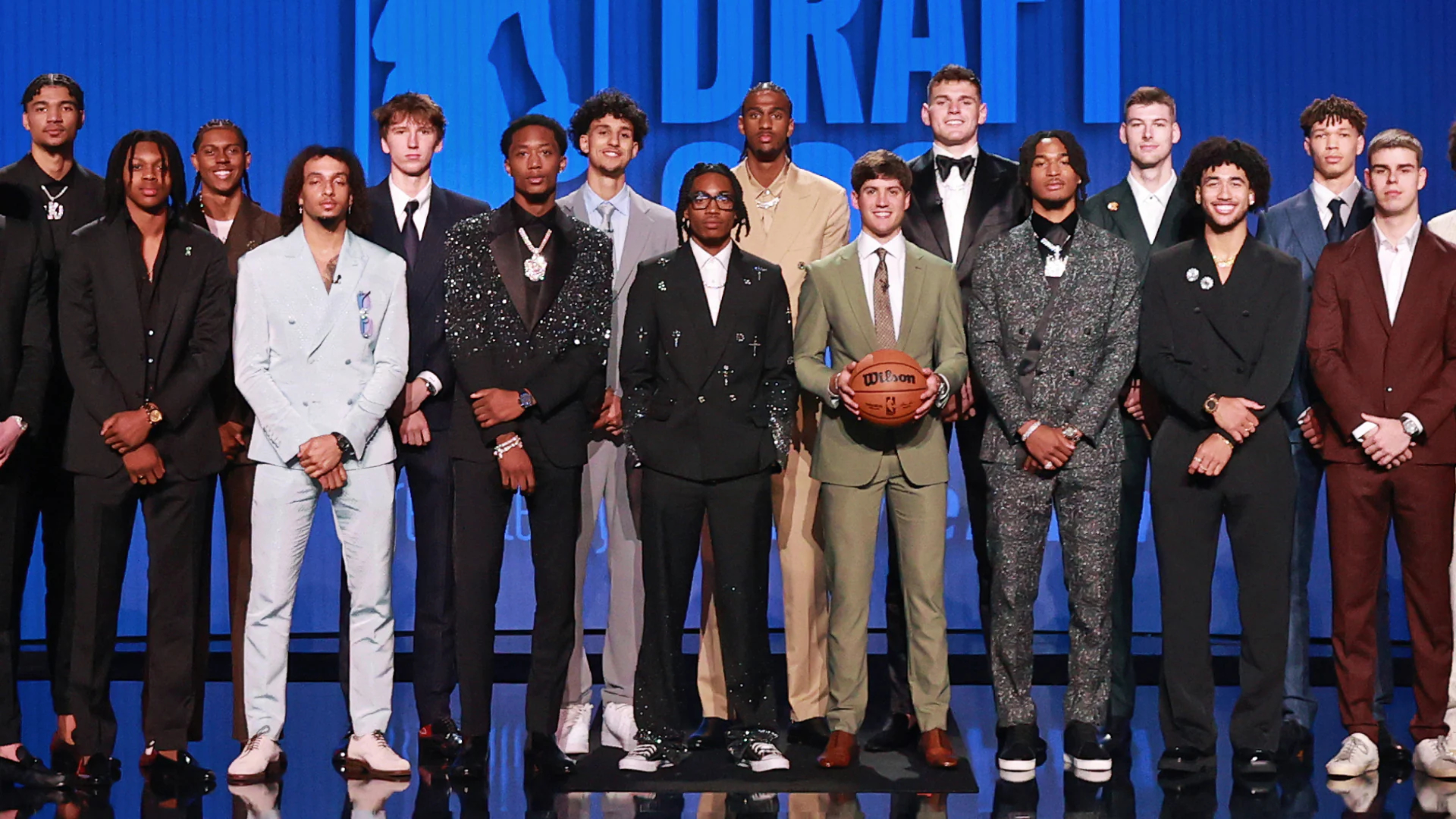 湖人队或迎东契奇加盟，三方交易补强阵容深度