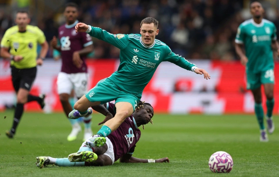 拜仁金靴6500万欧元解约金引转会热议：去向成谜